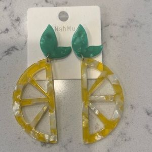 NWT Adorable Lemon earrings